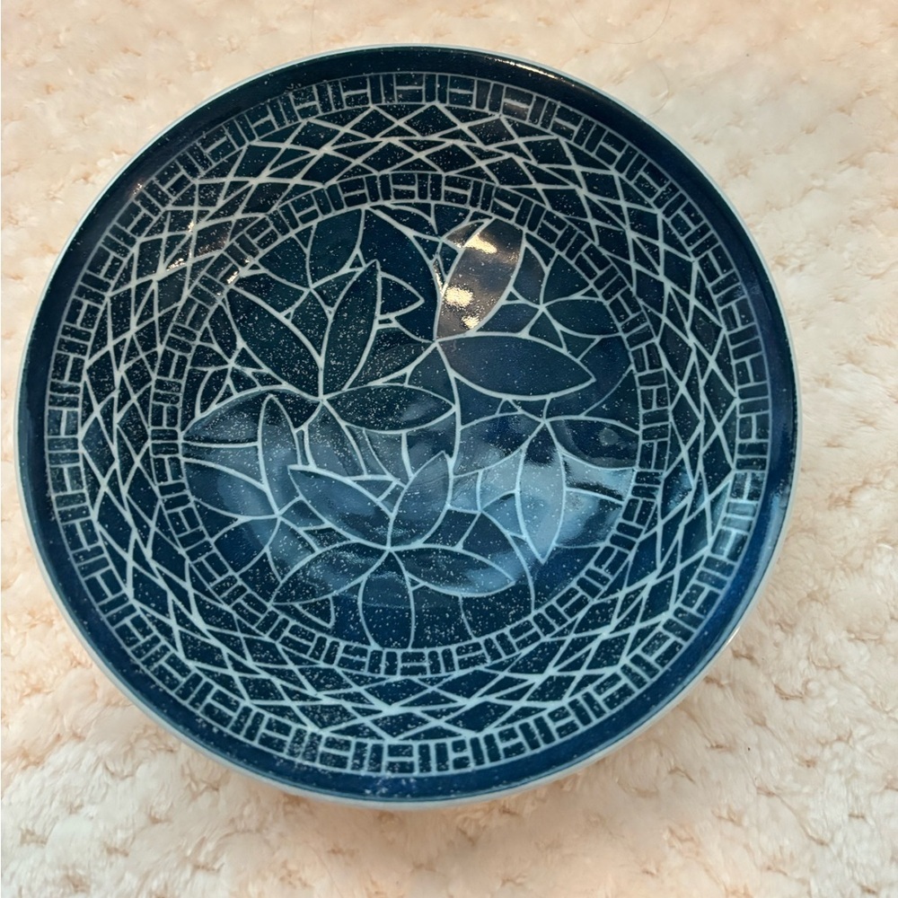 Curt Stevens Maui Sgraffito Art Pottery Lotus Blue Plate/Bowl/Trinket Dish